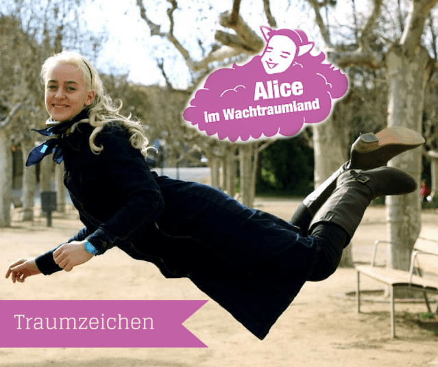 Markiere in deinem Traumtagebuch die Traumzeichen. - Schau Dir am besten dazu das Video „Traumzeichen“ an, wo ich die Kategorisierung von Stephan LaBerge mit Beispielen erkläre.